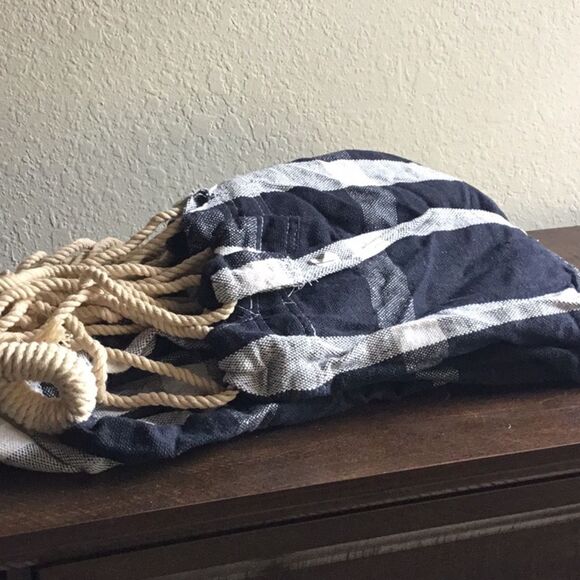 NWT Blue and Cream Hammock 32” x 78” never used checkered pattern - Picture 4 of 5